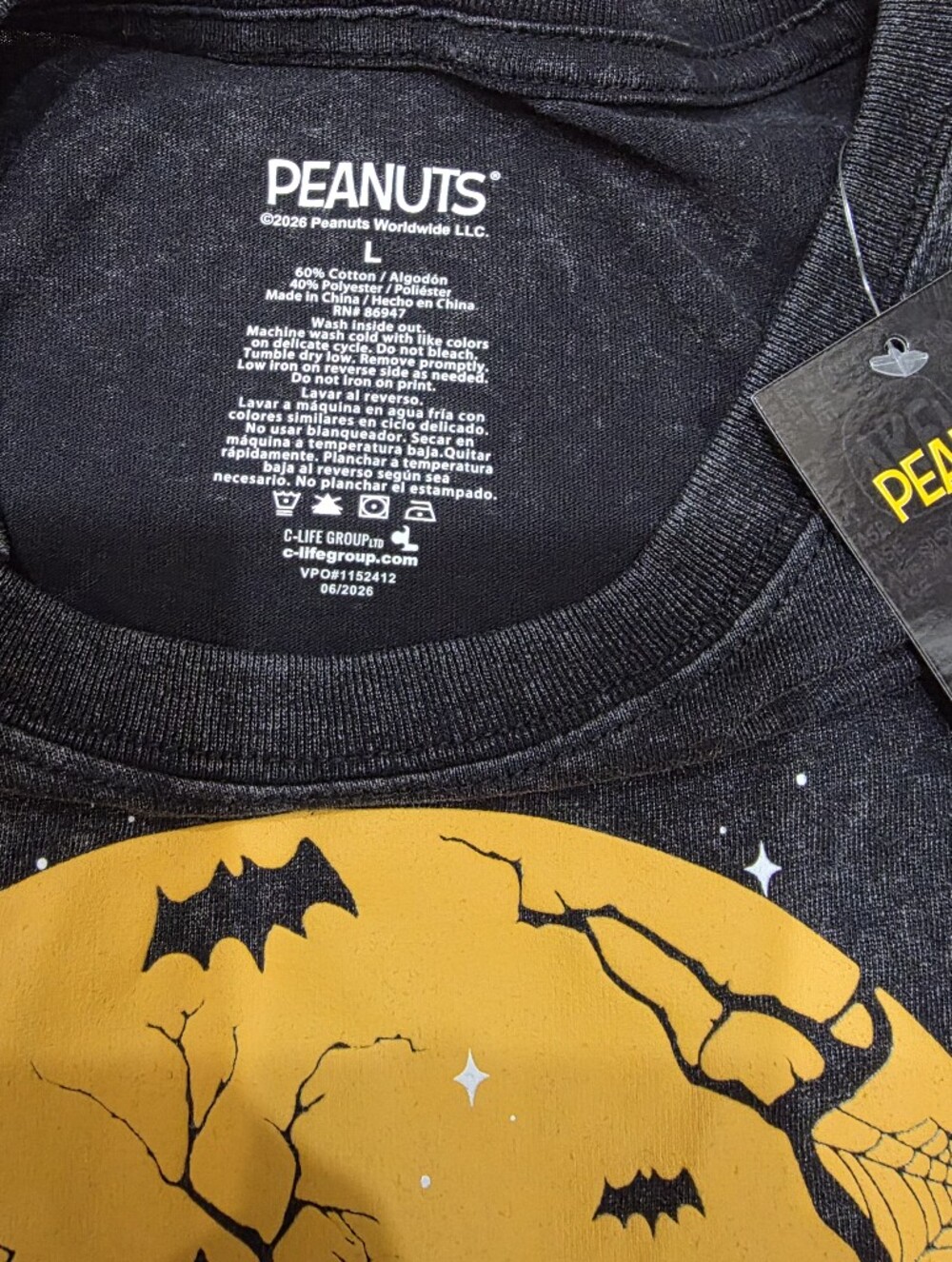 NWT Peanuts Snoopy Charlie Brown Halloween Graphic T-Shirt Black Size L - Picture 4 of 4